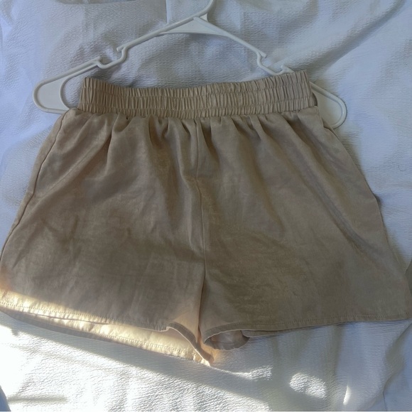 Crème short sleeve and shorts sleep set - Picture 3 of 6